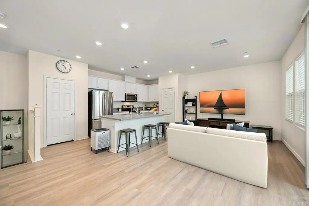 Additional image 3 of 354 Fitzpatrick Road Unit 104, San Marcos, CA 92069