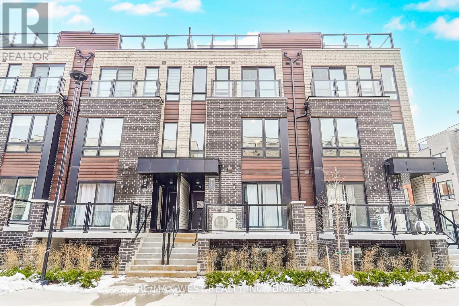 Property image for 7 - 25 PRIYA LANE|Toronto (Malvern), Ontario M1B0E8