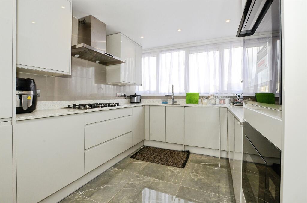 Additional image 5 of Alder Close, Park Street, St. Albans