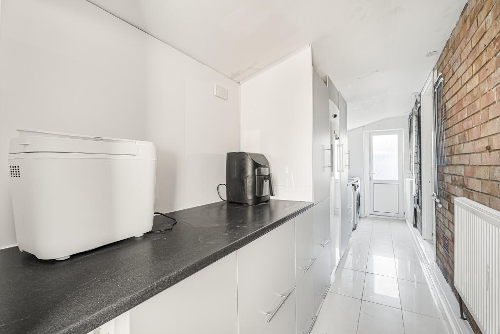 Additional image 5 of Ringway Road, Park Street, St Albans, AL2