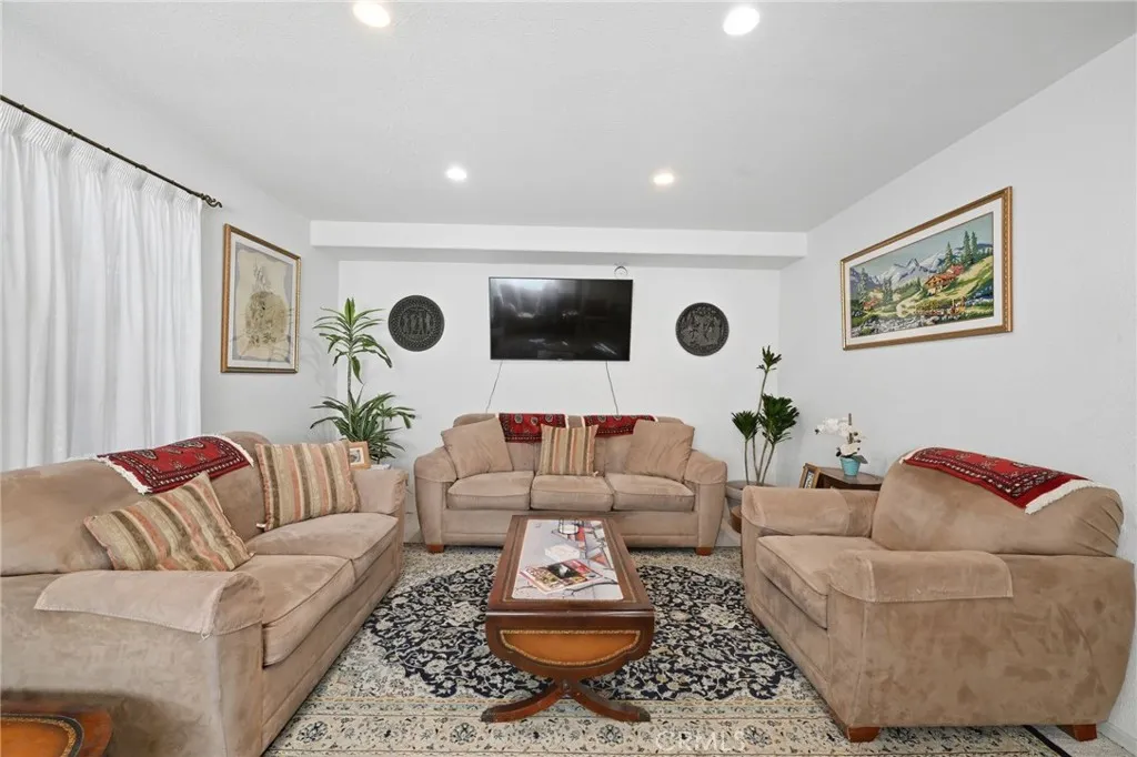 Additional image 7 of 7857 Embry Pt, San Diego, CA 92126