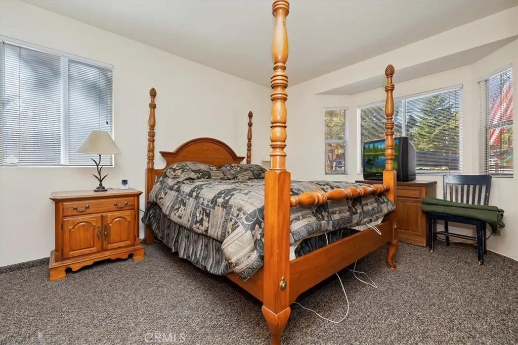 Additional image 21 of 627 Sunset Lane, Sugarloaf, CA 92386