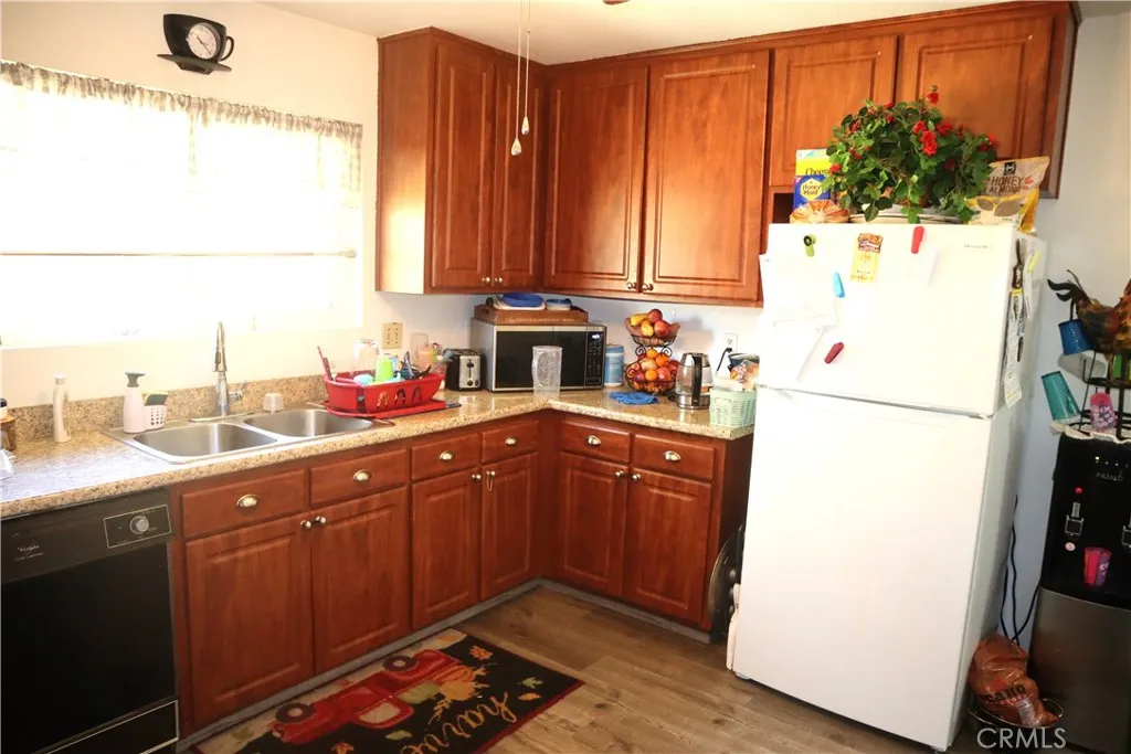 Additional image 9 of 14955 Elizabeth Lake Rd, Lake Hughes, CA 93532