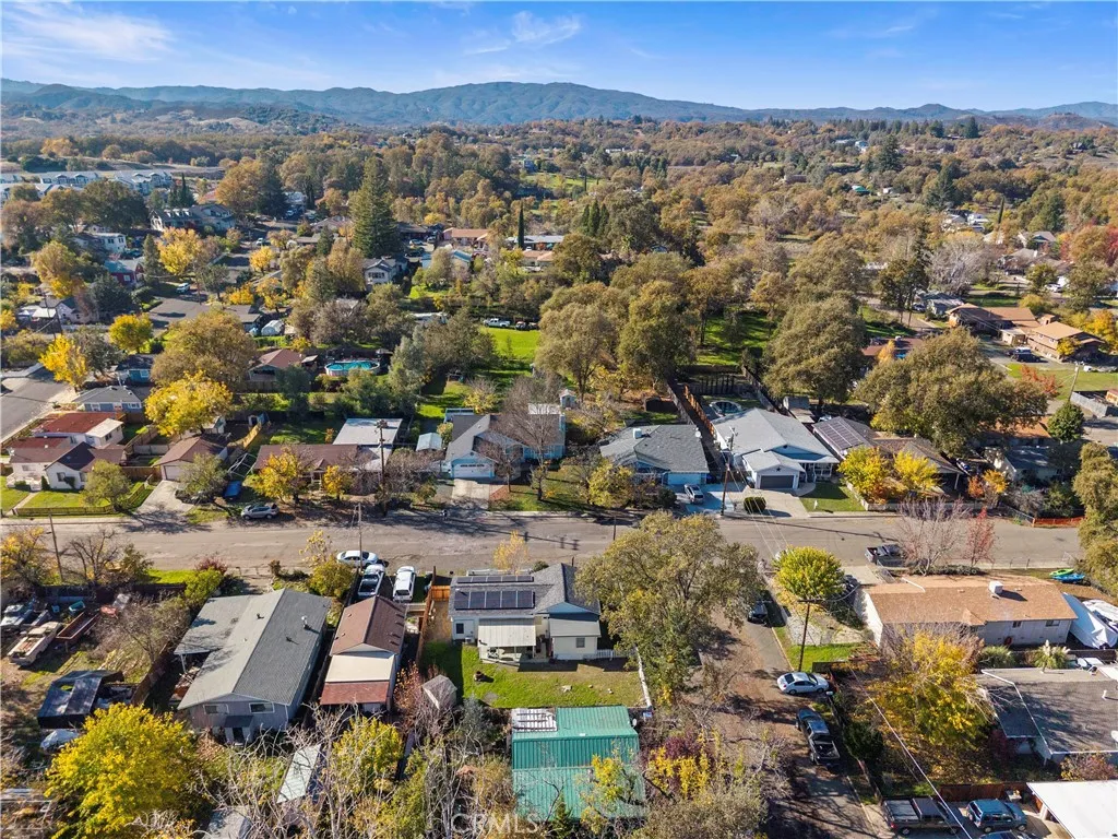 Additional image 111 of 110 S Russell St, Lakeport, CA 95453