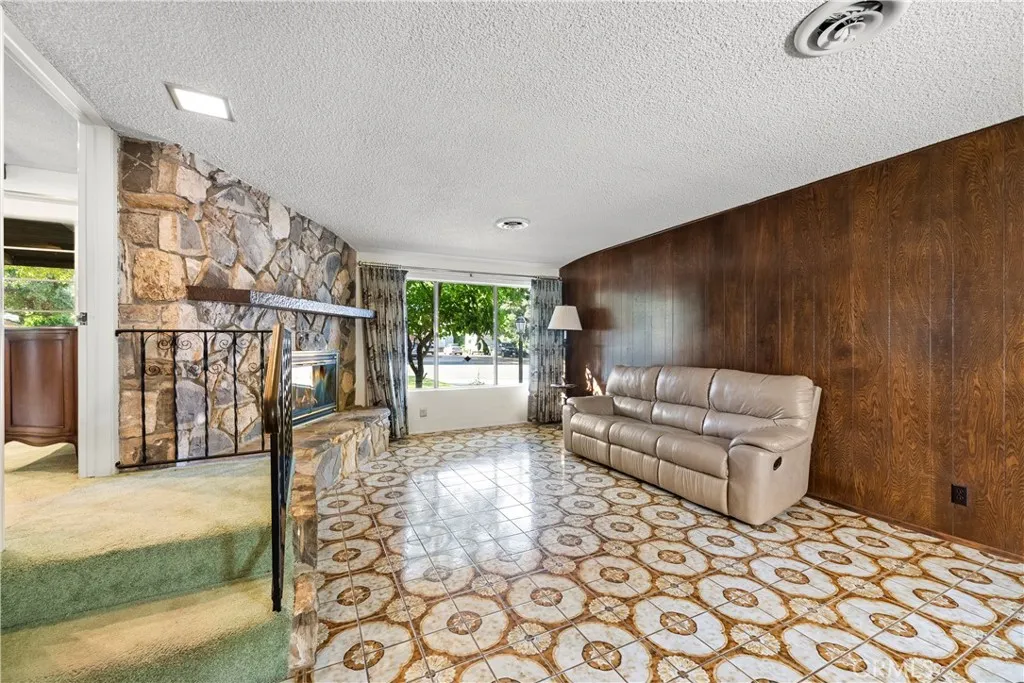 Additional image 59 of 24422 Valley St, Newhall, CA 91321