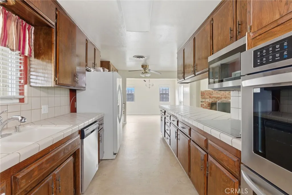 Additional image 49 of 2413 Cheshire Dr, Bakersfield, CA 93309