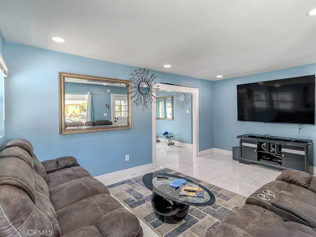 Additional image 8 of 1130 W Chestnut Ave, Santa Ana, CA 92703