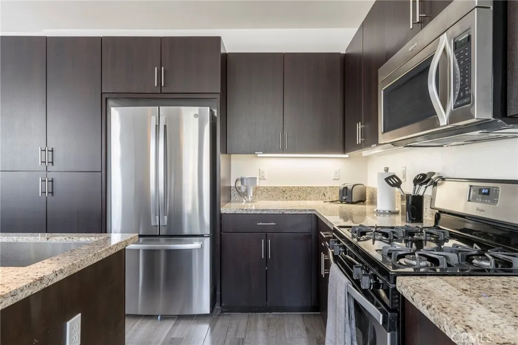 Additional image 11 of 816 E Promenade Unit A, Azusa, CA 91702