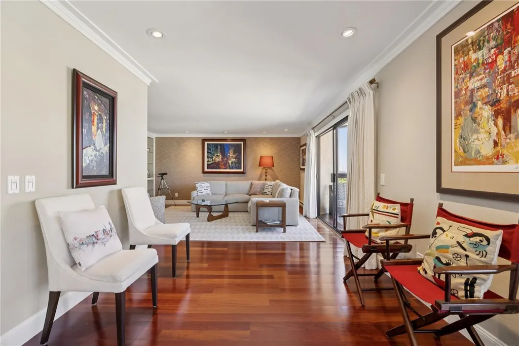 Additional image 5 of 373 Lombard St, San Francisco, CA 94133