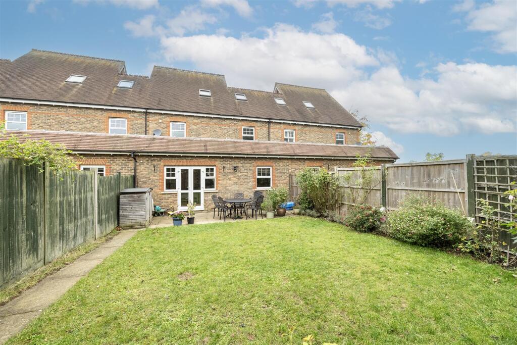 Additional image 12 of Hilltop Walk, Harpenden