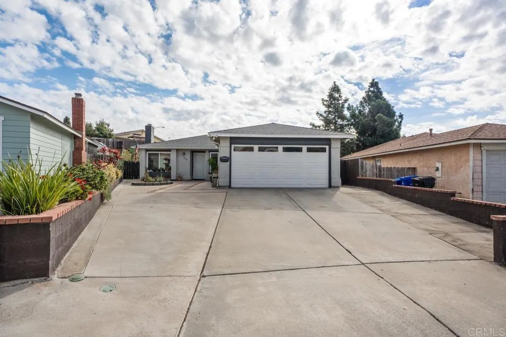 Additional image 39 of 215 Henrietta Ct, San Diego, CA 92114