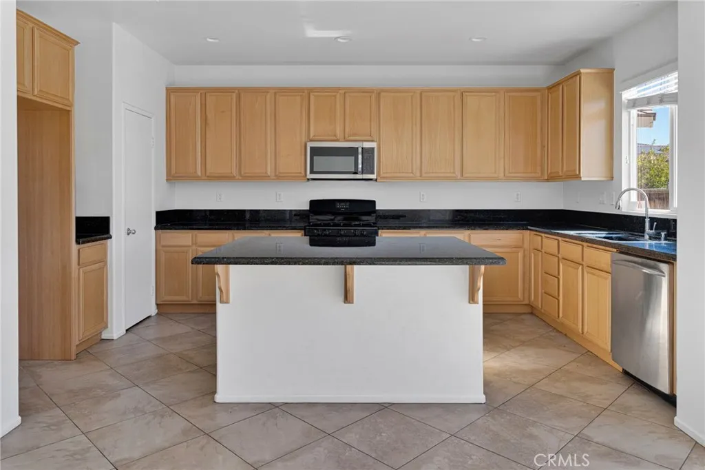 Additional image 10 of 12299 Dandelion Way, Victorville, CA 92392