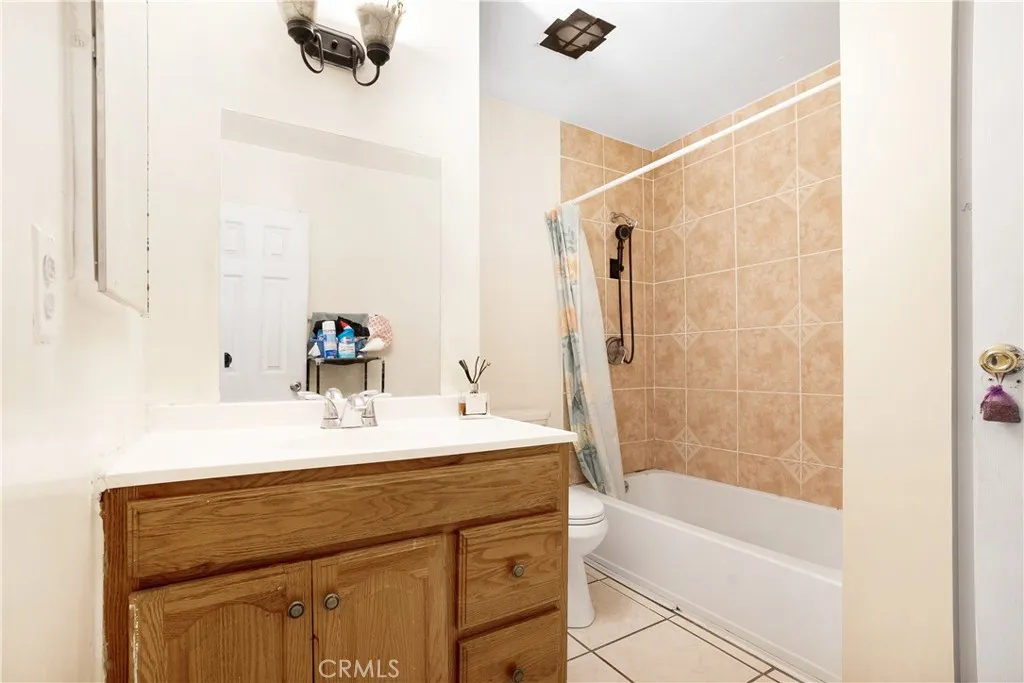 Additional image 46 of 1602 N King Street Unit J1, Santa Ana, CA 92706