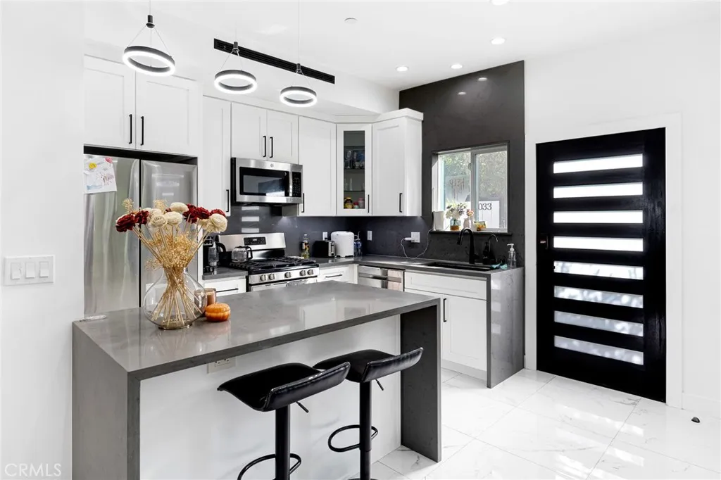 Additional image 75 of 2031 N Pass Ave, Burbank, CA 91505