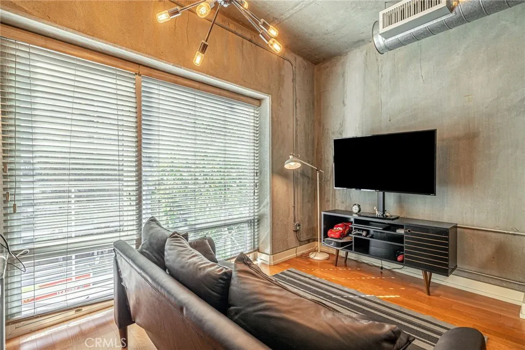 Additional image 5 of 645 W 9th St Unit 301, Los Angeles, CA 90015