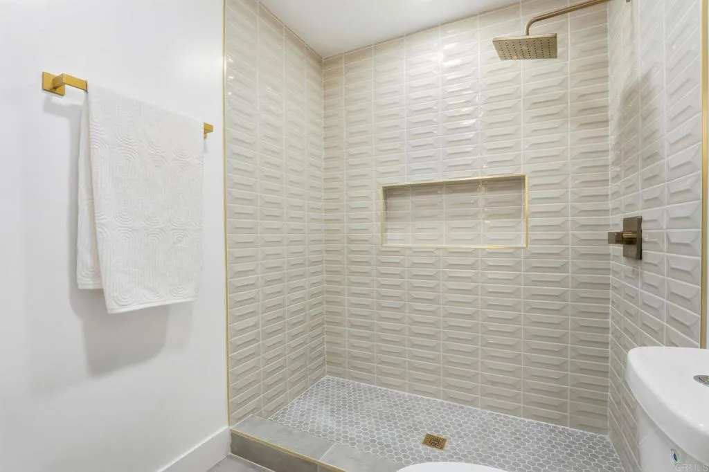 Additional image 21 of 5822 Stadium Street, San Diego, CA 92122