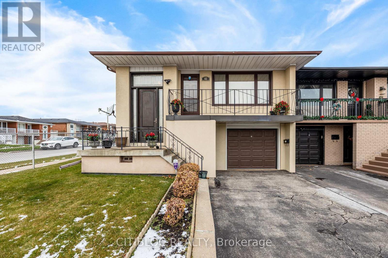 Property image for 62 PARADELLE CRESCENT|Toronto (Glenfield-Jane Heights), Ontario M3N1E4