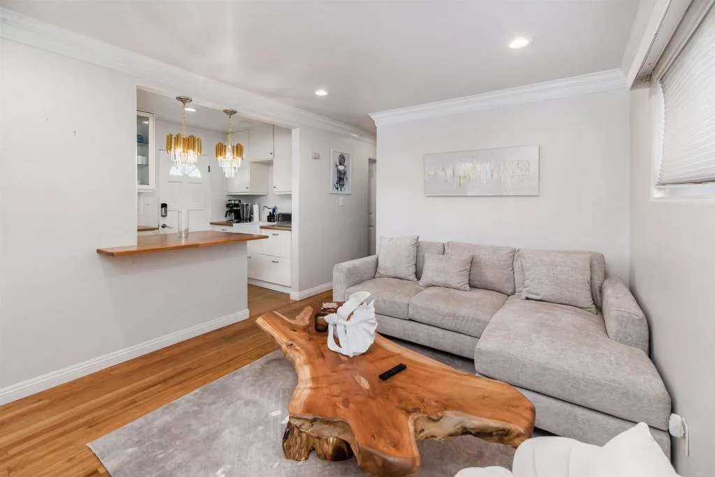 Additional image 28 of 876 Thomas Avenue, San Diego, CA 92109