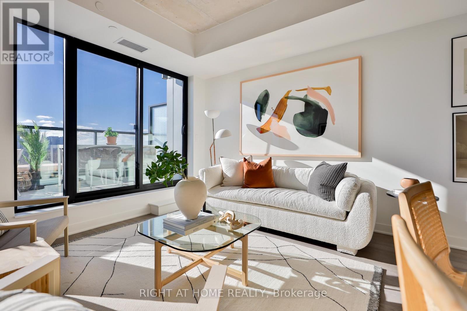 604 - 2720 DUNDAS STREET W|Toronto (Junction Area), Ontario M6P0C3