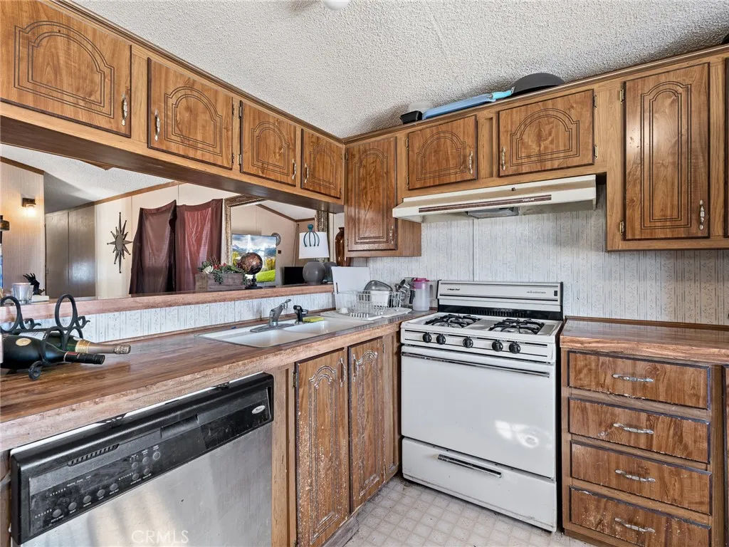 Additional image 15 of 39626 E End Road, Lucerne Valley, CA 92356