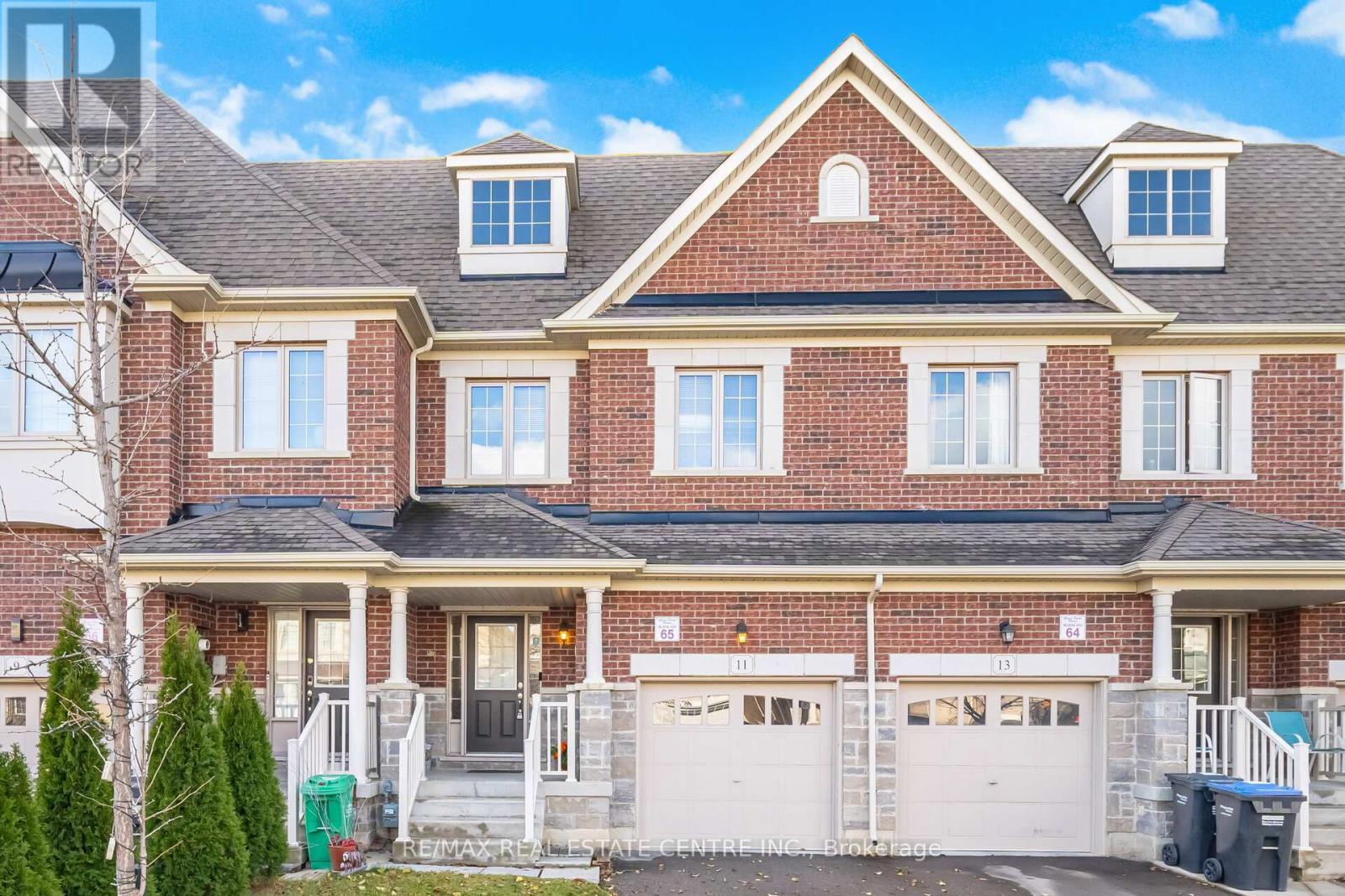11 YATELY STREET|Brampton (Northwest Brampton), Ontario L7A4R9