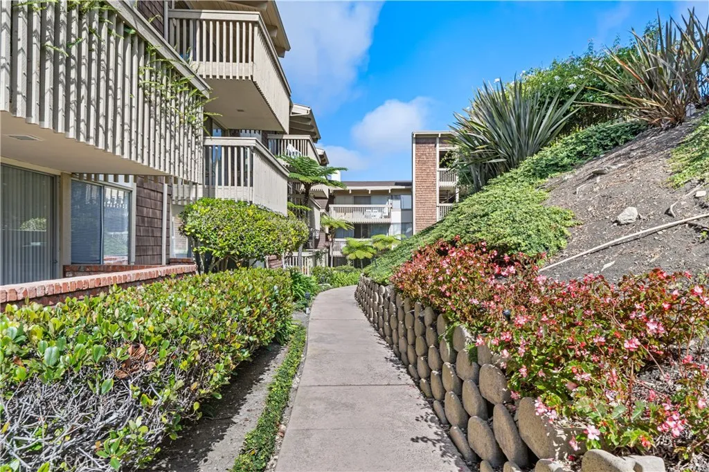 Additional image 2 of 6542 Ocean Crest Dr Unit D208, Rancho Palos Verdes, CA 90275