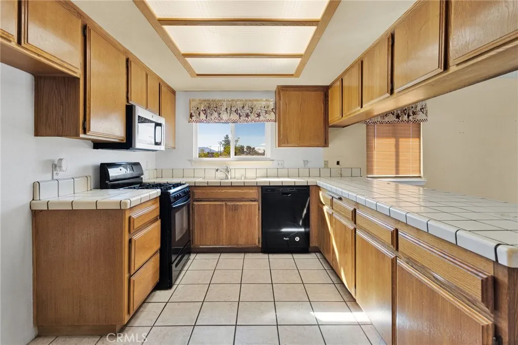 Additional image 22 of 22111 Isatis Ave, Apple Valley, CA 92307