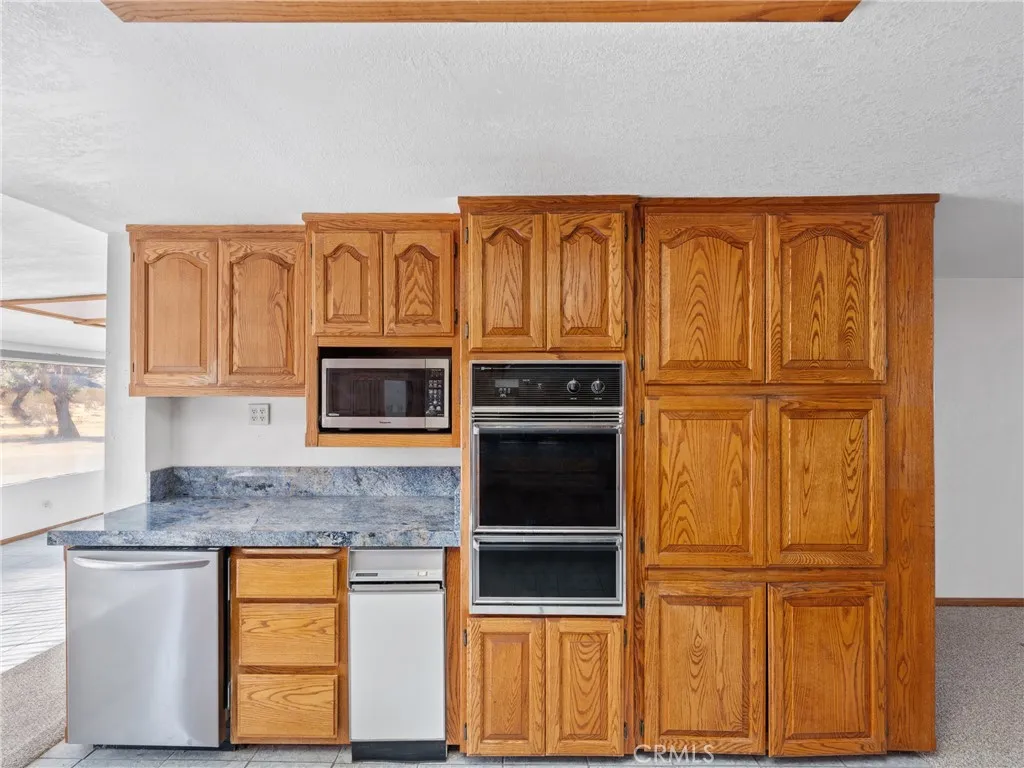 Additional image 12 of 29595 Cove Rd, Lucerne Valley, CA 92356