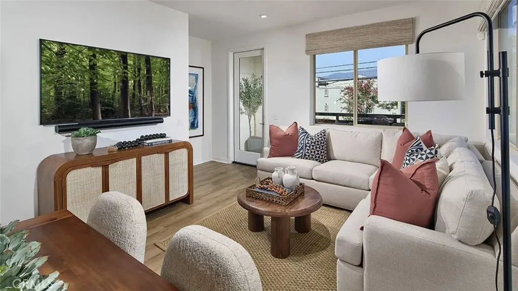 Additional image 7 of 1330 W Oakcrest Paseo, Ontario, CA 91762