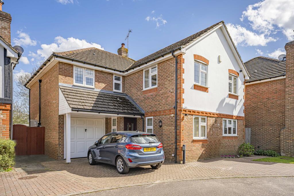 Heyford End, Balmoral Close, St Albans, AL2
