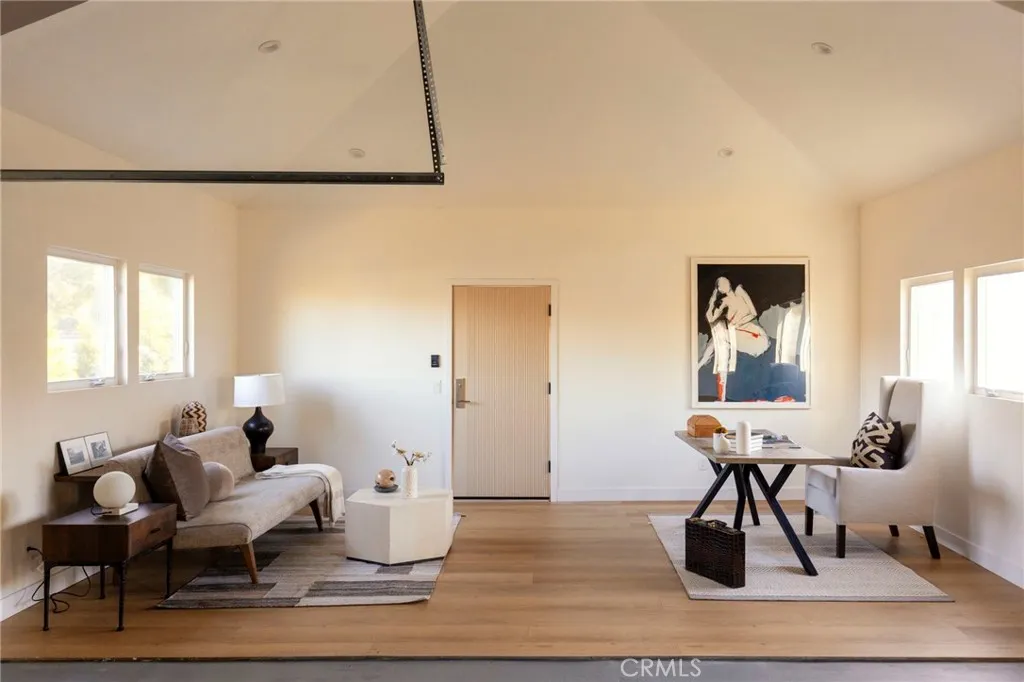 Additional image 55 of 3554 S Sycamore Ave, Los Angeles, CA 90016