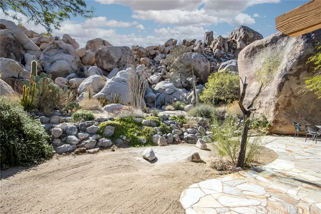 Additional image 8 of 66075 Foothill Dr, Joshua Tree, CA 92252