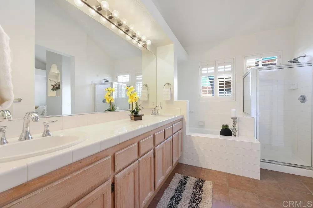 Additional image 63 of 7125 Calabria Court Unit D, San Diego, CA 92122