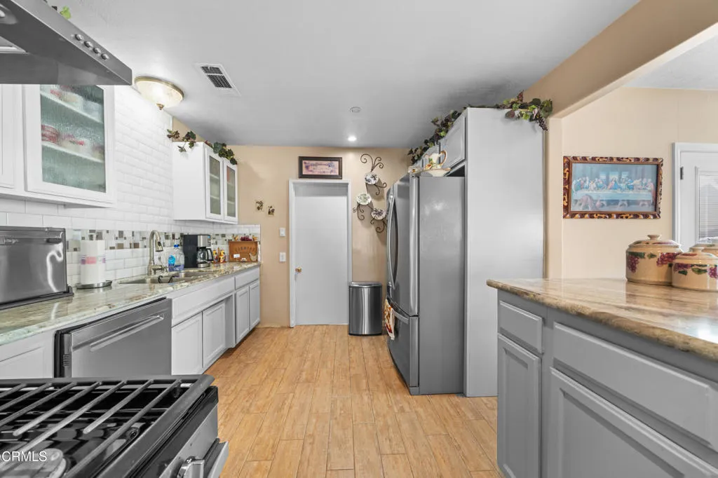 Additional image 6 of 2304 San Marino Drive, Bakersfield, CA 93309