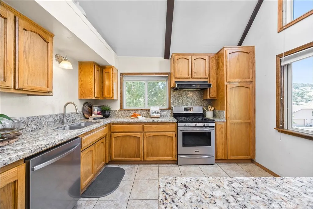 Additional image 14 of 23740 Lakeview Dr, Tehachapi, CA 93561