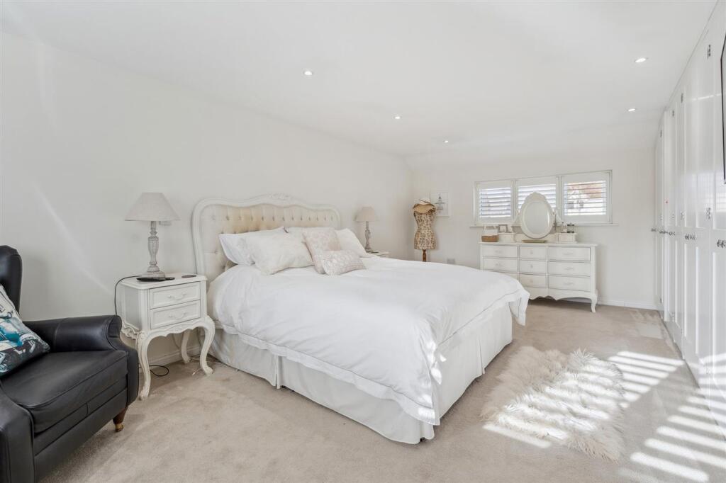 Additional image 12 of Coursers Road, Colney Heath, AL4