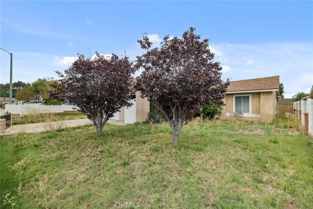 Additional image 6 of 24311 Wabuska St, Newhall, CA 91321