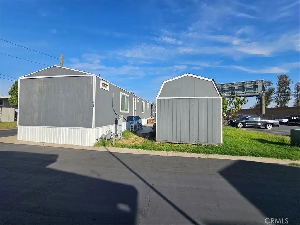 Additional image 22 of 18411 Valley Boulevard Unit 19B, Bloomington, CA 92316