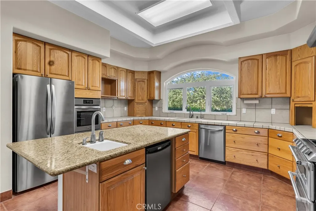 Additional image 8 of 10234 Clover Drive, Oak Hills, CA 92344