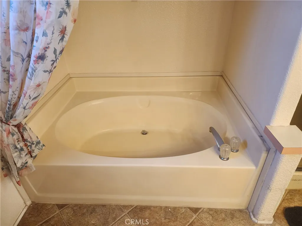 45465 25th Street E Unit 176, Lancaster, CA 93535