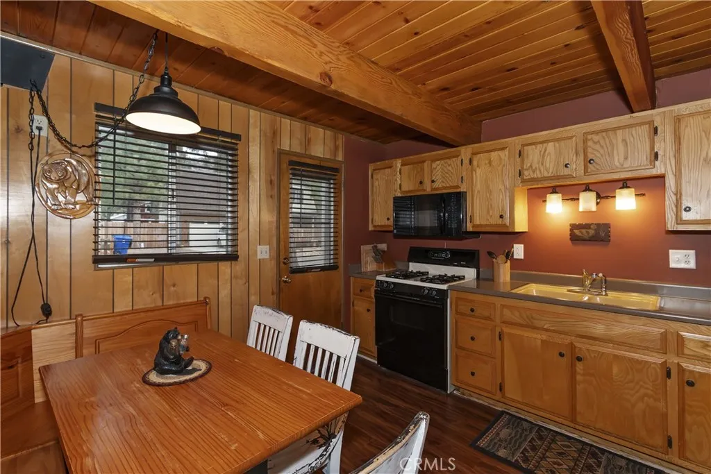 Additional image 12 of 236 E Cinderella Dr, Big Bear City, CA 92314