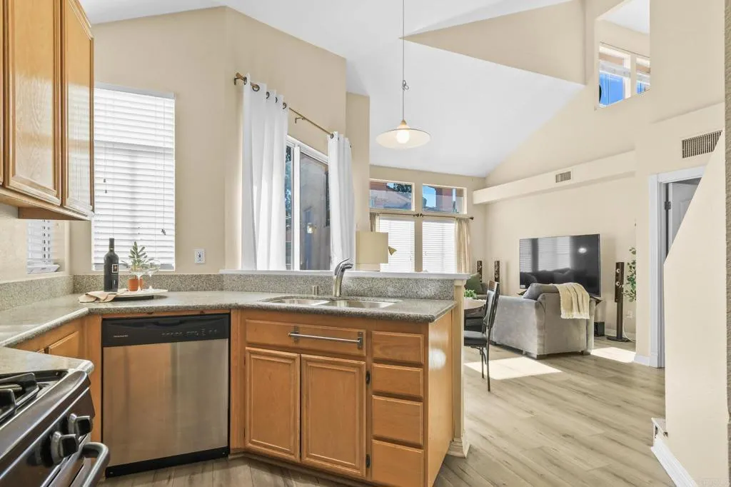 Additional image 14 of 1386 Serena Circle #1, Chula Vista, CA 91910