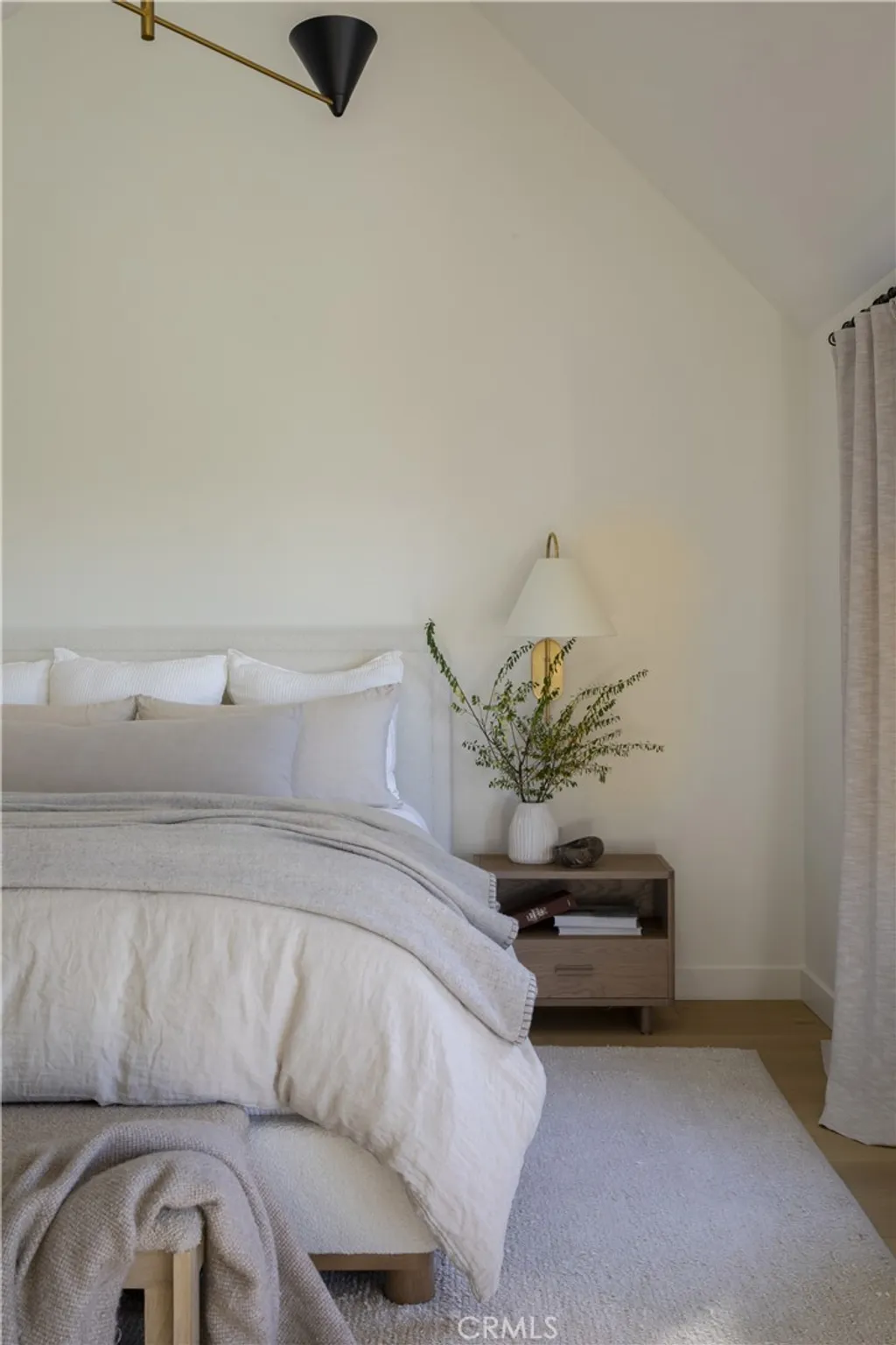 Additional image 15 of 654 S Cumberland Dr, Lake Arrowhead, CA 92352