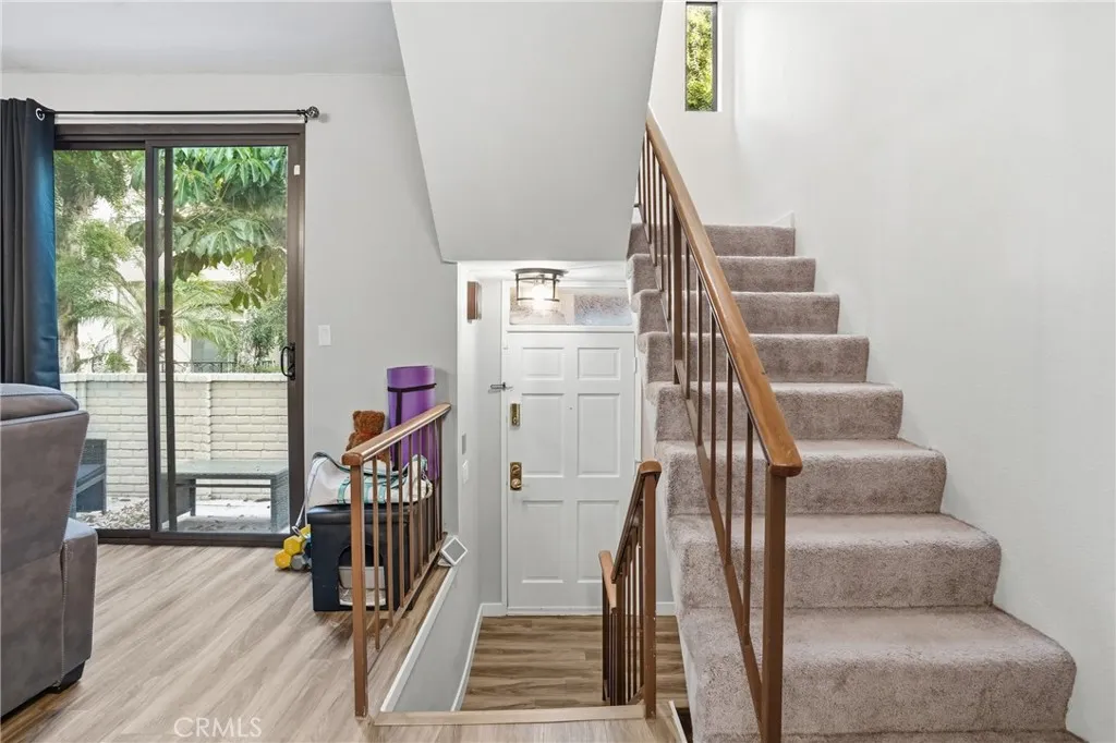 Additional image 32 of 6540 Hayvenhurst Avenue Unit 3, Lake Balboa, CA 91406