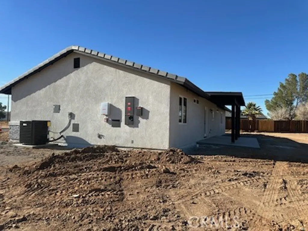 16681 Osage Road, Apple Valley, CA 92307
