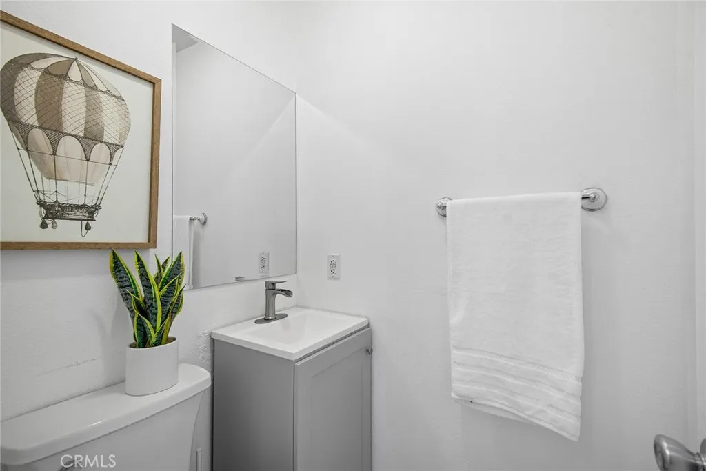 Additional image 34 of 9901 Independence Avenue Unit D, Chatsworth, CA 91311