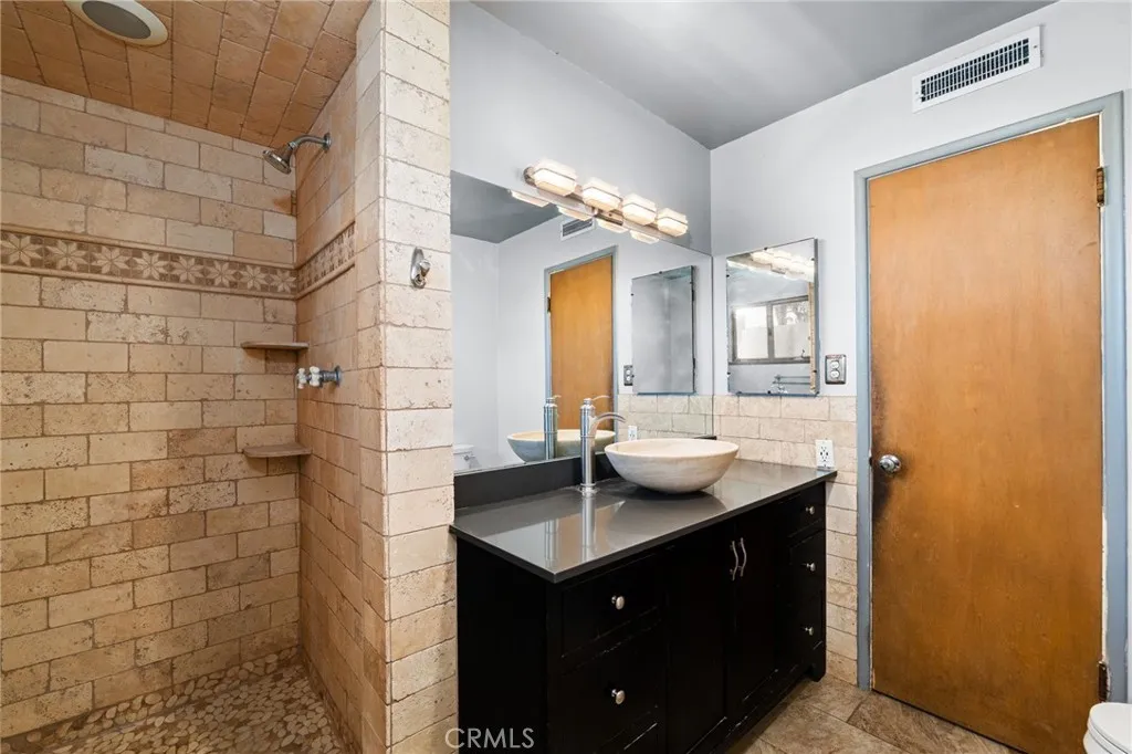 Additional image 17 of 3024 Pine St, Riverside, CA 92501