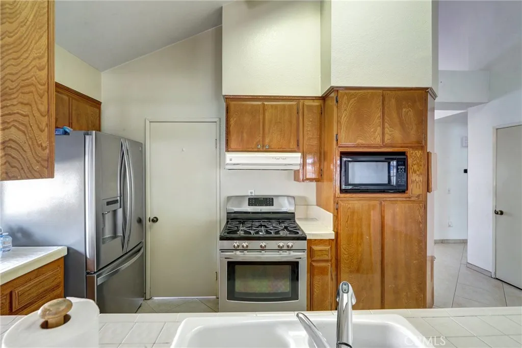 Additional image 10 of 1289 Joshua Lane, Pomona, CA 91767