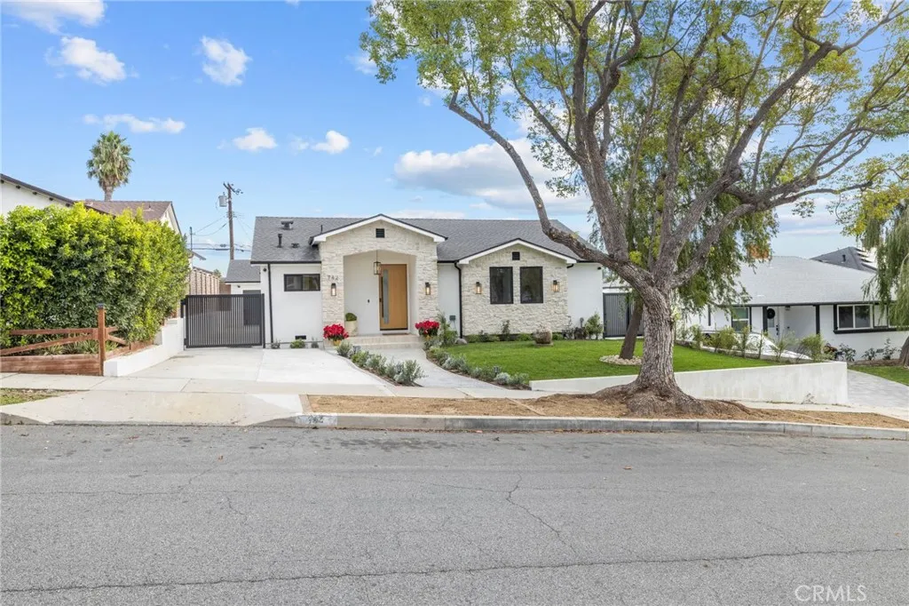 Additional image 80 of 742 Groton Dr, Burbank, CA 91504