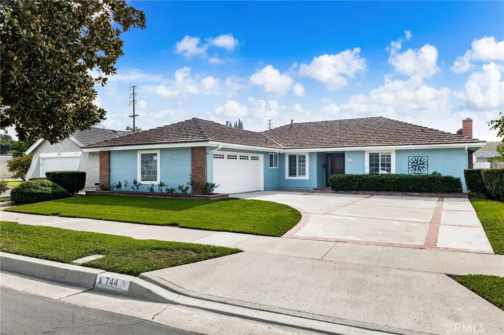 Additional image 4 of 744 E Meadowbrook Ave, Orange, CA 92865